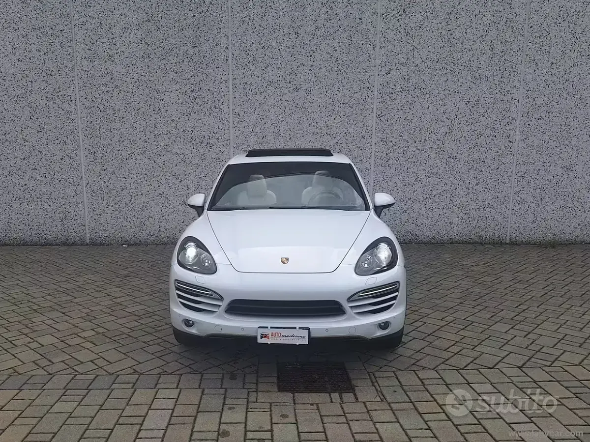 Usata Porsche Cayenne 245 CV (180 kW) 2012 Bianco SUV