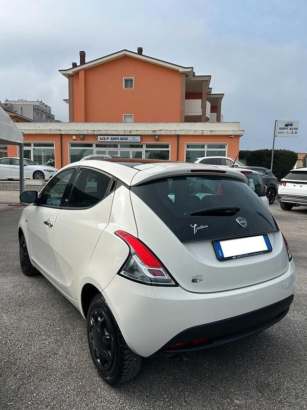 Usata Lancia Ypsilon S 95 CV (69 kW) 2012 Bianco Utilitaria