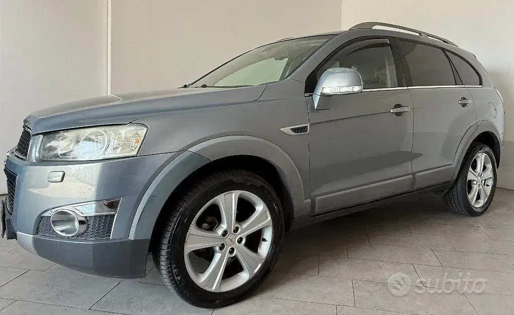 Usata Chevrolet Captiva LTZ 184 CV (135 kW) 2011 Grigio SUV