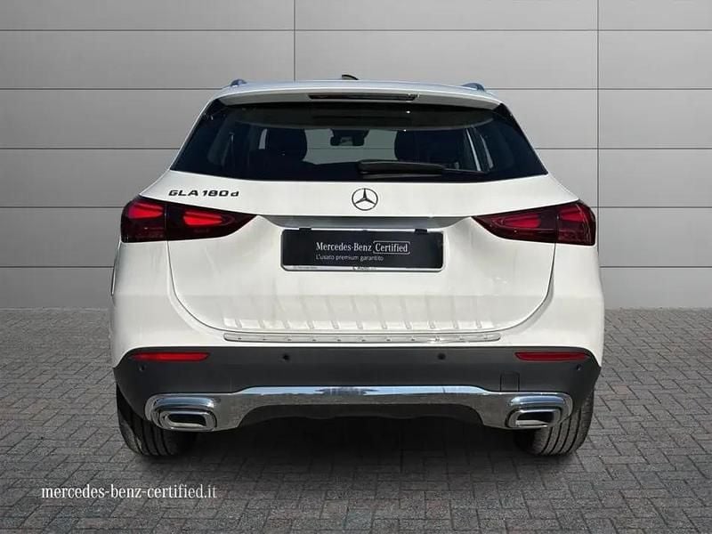 Käytetty Mercedes GLA180 Advanced 116 HP (85 kW) 2025 Valkoinen Katumaasturi
