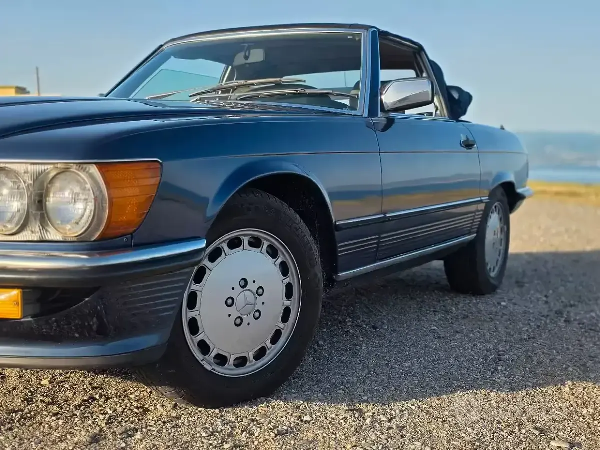 Usata Mercedes SL300 188 CV (138 kW) 1986 Blu Cabrio