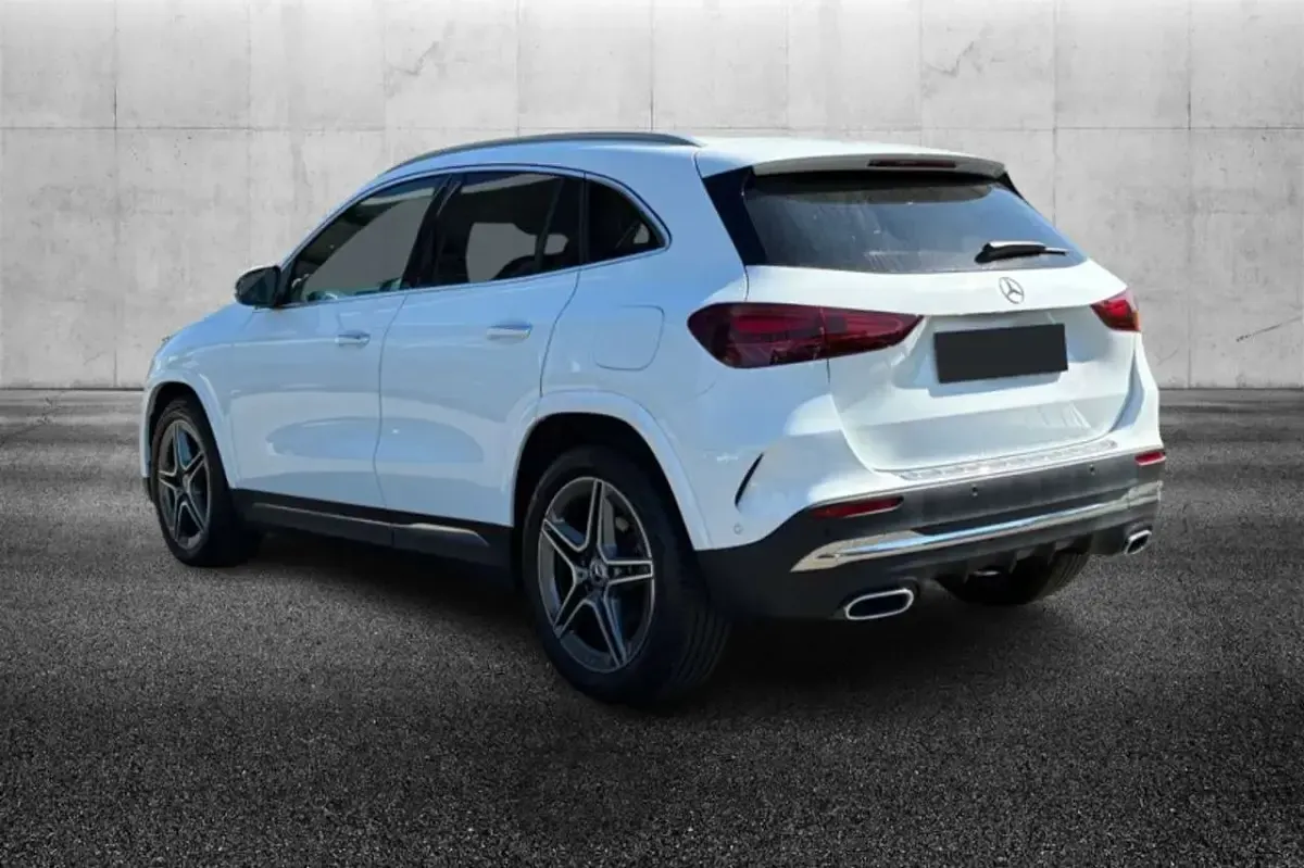 Usata Mercedes GLA200 Advanced Plus 150 CV (110 kW) 2024 Bianco SUV