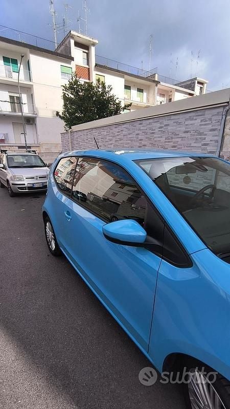 Usata VW up! 75 CV (55 kW) 2018 Blu Utilitaria