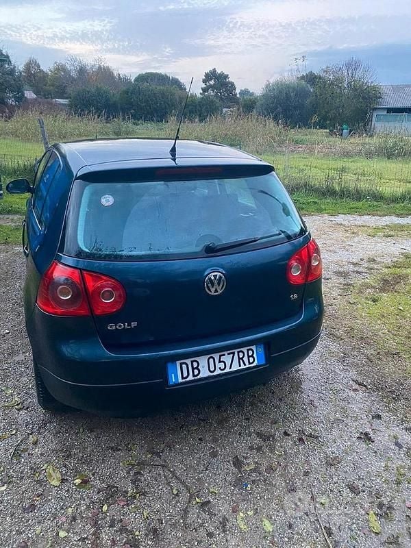 Usata VW Golf VI United 102 CV (75 kW) 2008 Blu Utilitaria