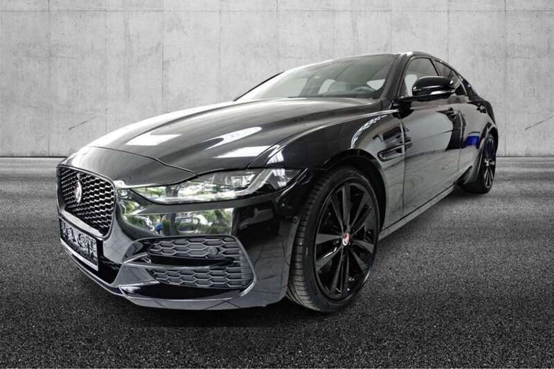 Usata Jaguar XE R-Dynamic 204 CV (150 kW) 2021 Nero Berlina