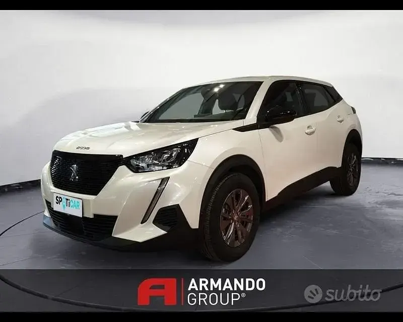 Usata Peugeot 2008 Active 102 CV (75 kW) 2023 SUV
