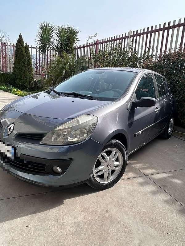 Usata Renault Clio II Dynamique 86 CV (63 kW) 2006 Berlina