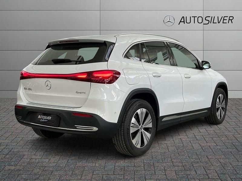 Nuova Mercedes EQA300 Advanced 139 kW (189 CV) 2025 Bianco / pastello SUV