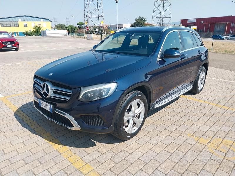Usata Mercedes GLC250 204 CV (150 kW) 2018 Blu Station wagon