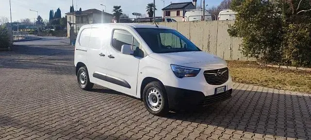 Usata Opel Combo Edition 131 CV (96 kW) 2021 Bianco Monovolume