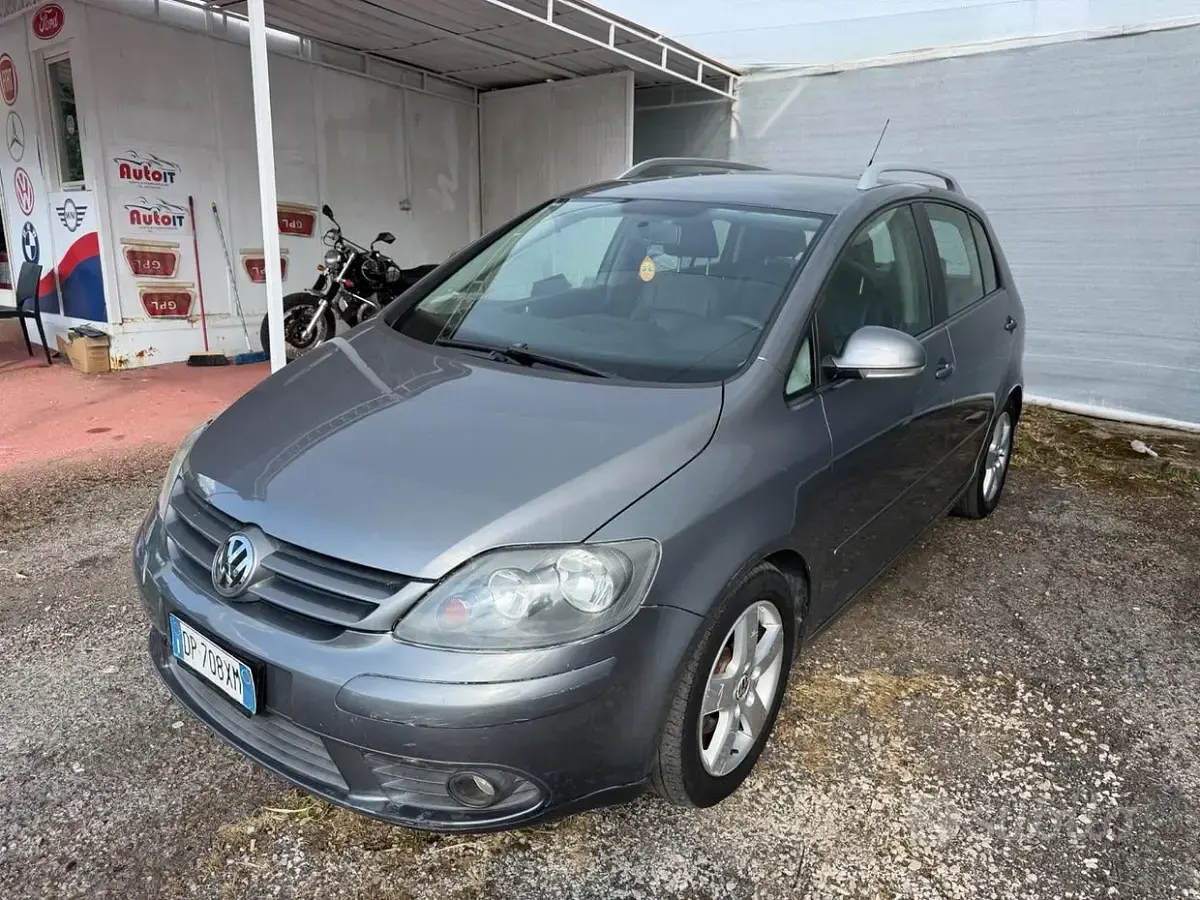 Usata VW Golf Plus Cross Sportline 105 CV (77 kW) 2008 Grigio Monovolume