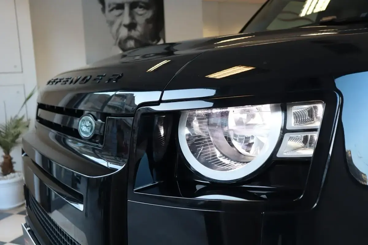 Usata Land Rover Defender S 199 CV (146 kW) 2024 Nero SUV