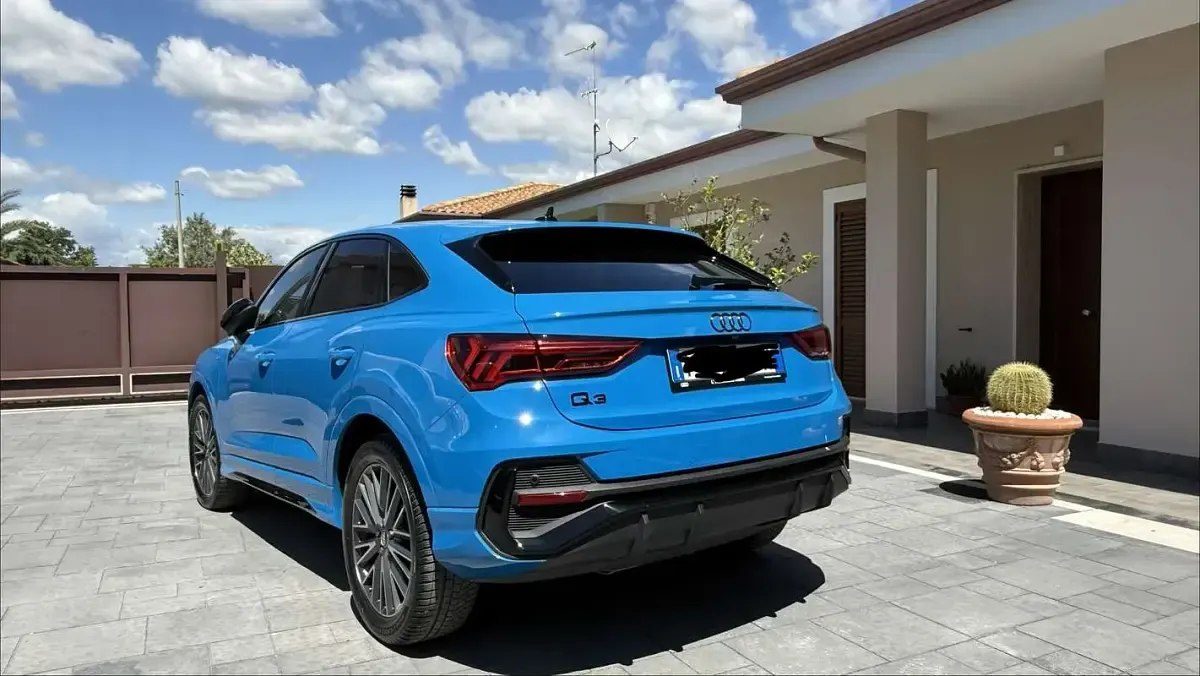 Usata Audi Q3 Sportback S-Line 150 CV (110 kW) 2020 Bluazzurro SUV