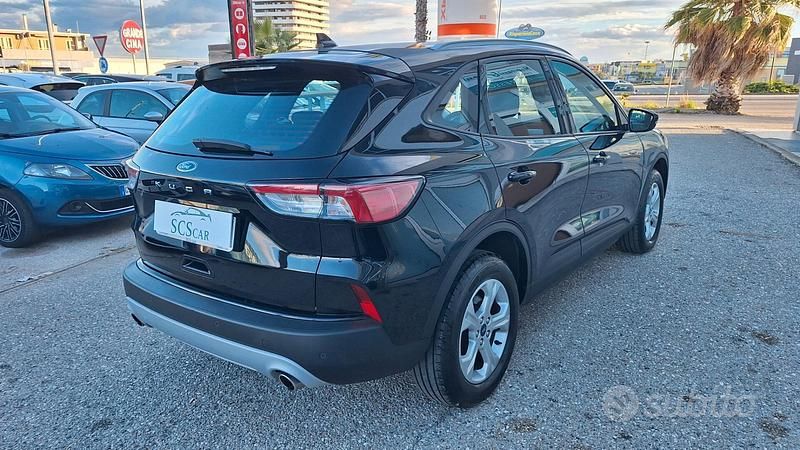 Usata Ford Kuga 120 CV (88 kW) 2021 Nero SUV