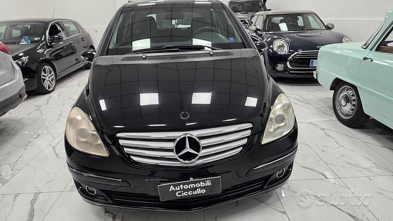Usata Mercedes B150 Chrome 95 CV (69 kW) 2009 Nero Monovolume