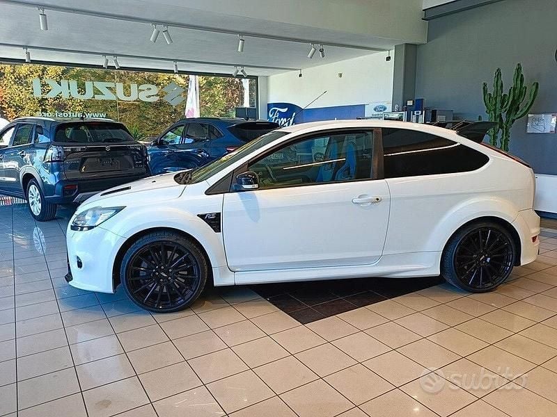 Usata Ford Focus RS 305 CV (224 kW) 2009 Bianco Berlina
