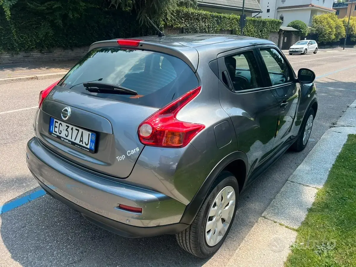 Usata Nissan Juke 117 CV (86 kW) 2010 Grigio SUV