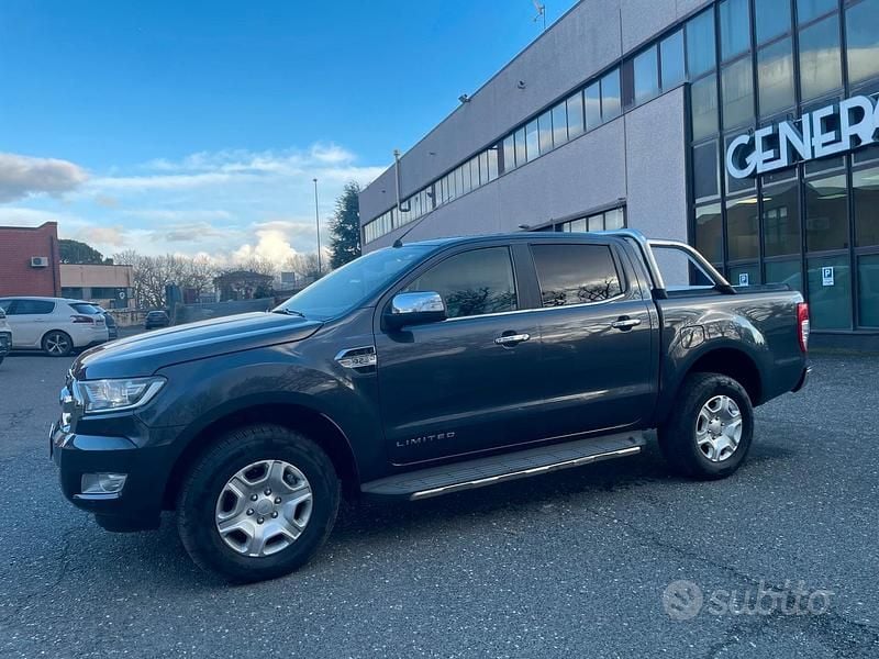 Usata Ford Ranger Limited 200 CV (147 kW) 2017 Grigio Pick-up