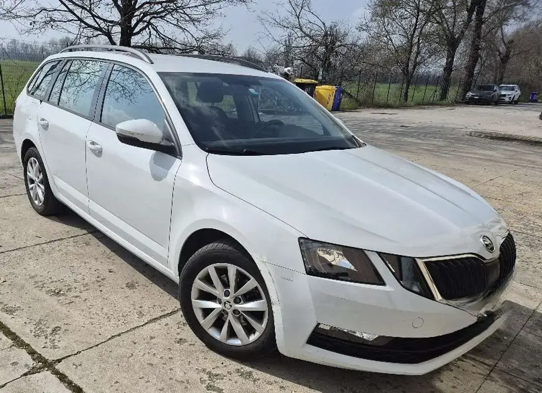 Usata Skoda Octavia 131 CV (96 kW) 2019 Bianco Station wagon