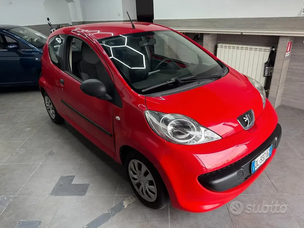 Usata Peugeot 107 68 CV (50 kW) 2008 Rosso Utilitaria