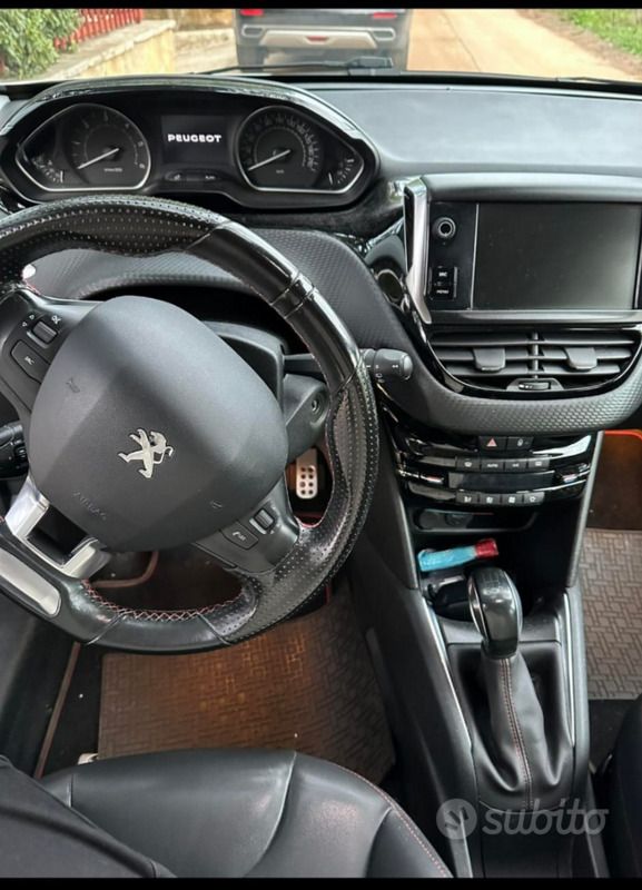 Usata Peugeot 208 GT 100 CV (73 kW) 2016 Bianco Utilitaria