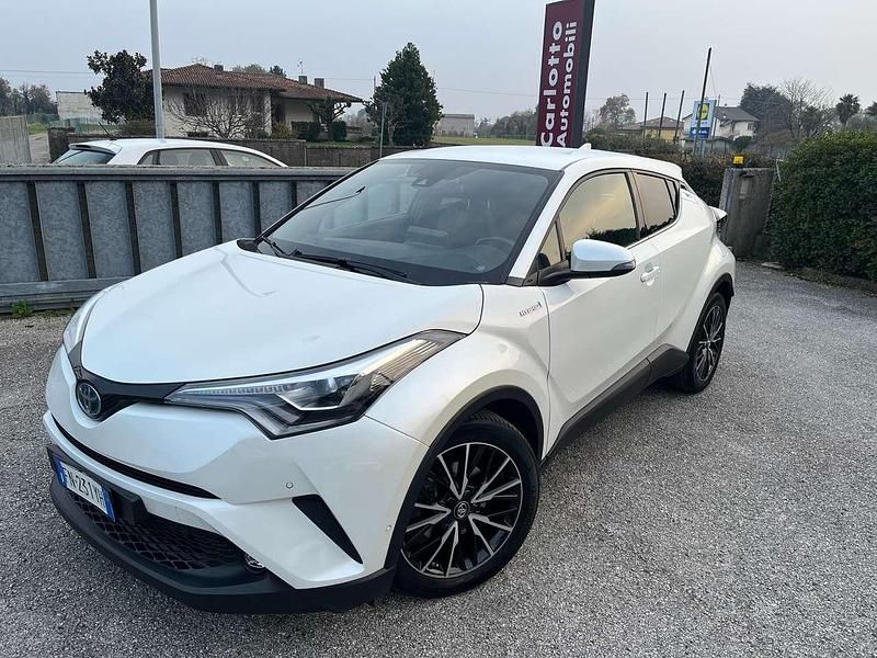 Pearl white Usata 2018 Toyota C-HR Lounge SUV | 18.500 € (Buon prezzo) - Immagine 1/4
