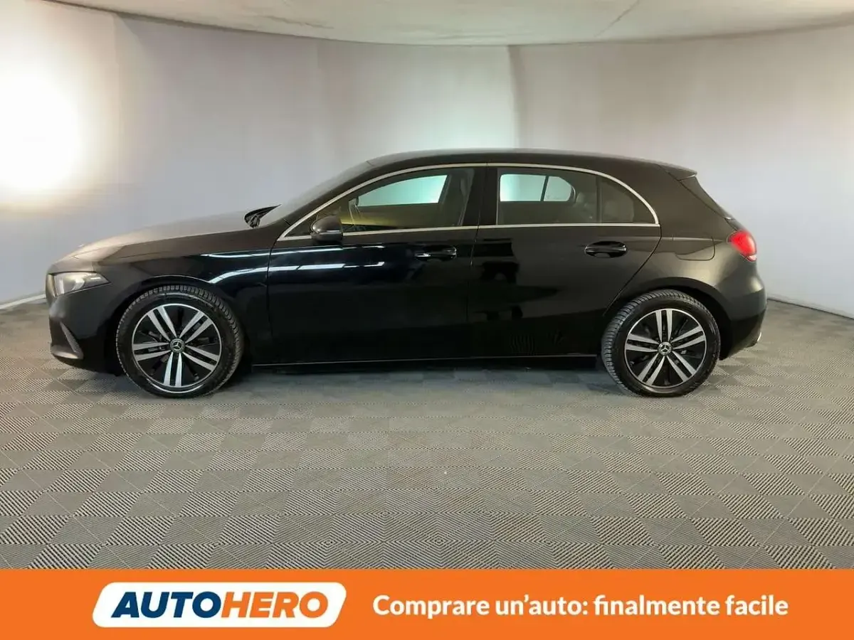 Usata Mercedes A180 116 CV (85 kW) 2021 Nero Berlina