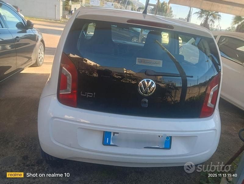 Bianco Usata 2016 VW up! Due volumi | 6000 € (Ottimo prezzo) - Immagine 1/4