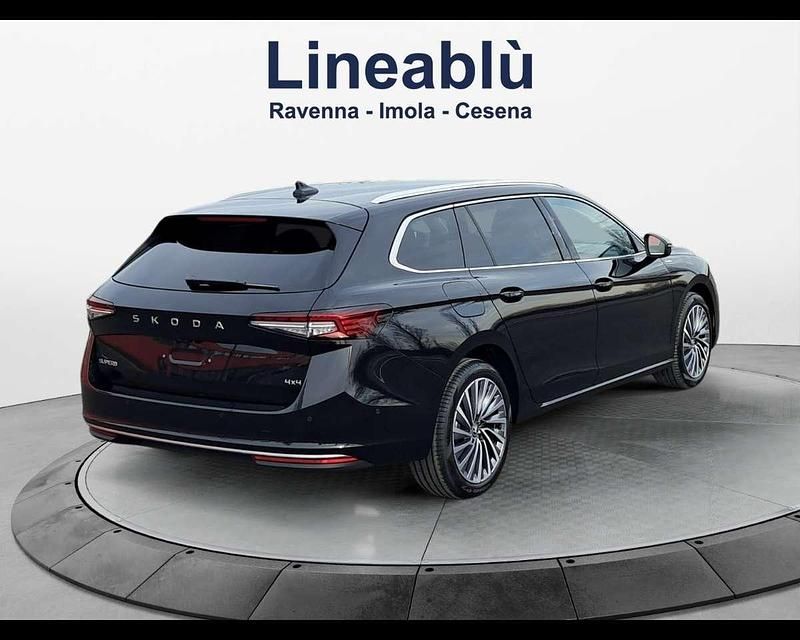 Nuova Skoda Superb LAURIN & KLEMENT 193 CV (141 kW) 2026 Nero Station wagon