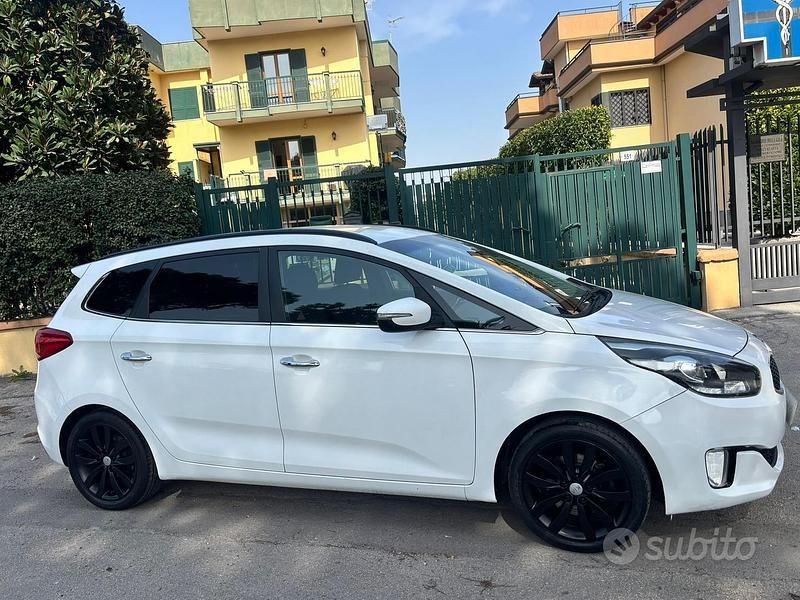 Usata Kia Carens 2014 Bianco Monovolume