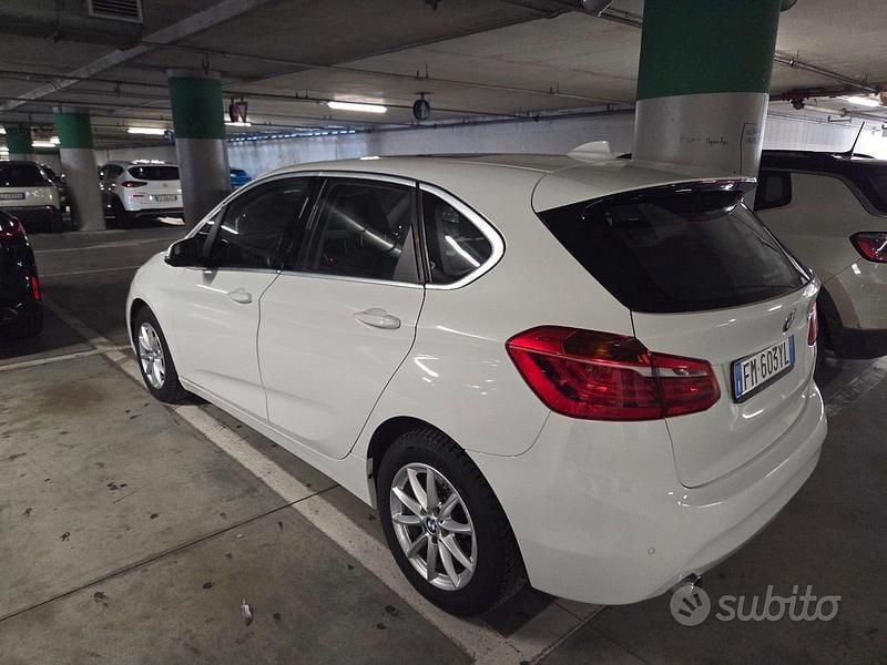 Usata BMW 218 Active Tourer Efficient Dynamics 150 CV (110 kW) 2017 Bianco Monovolume