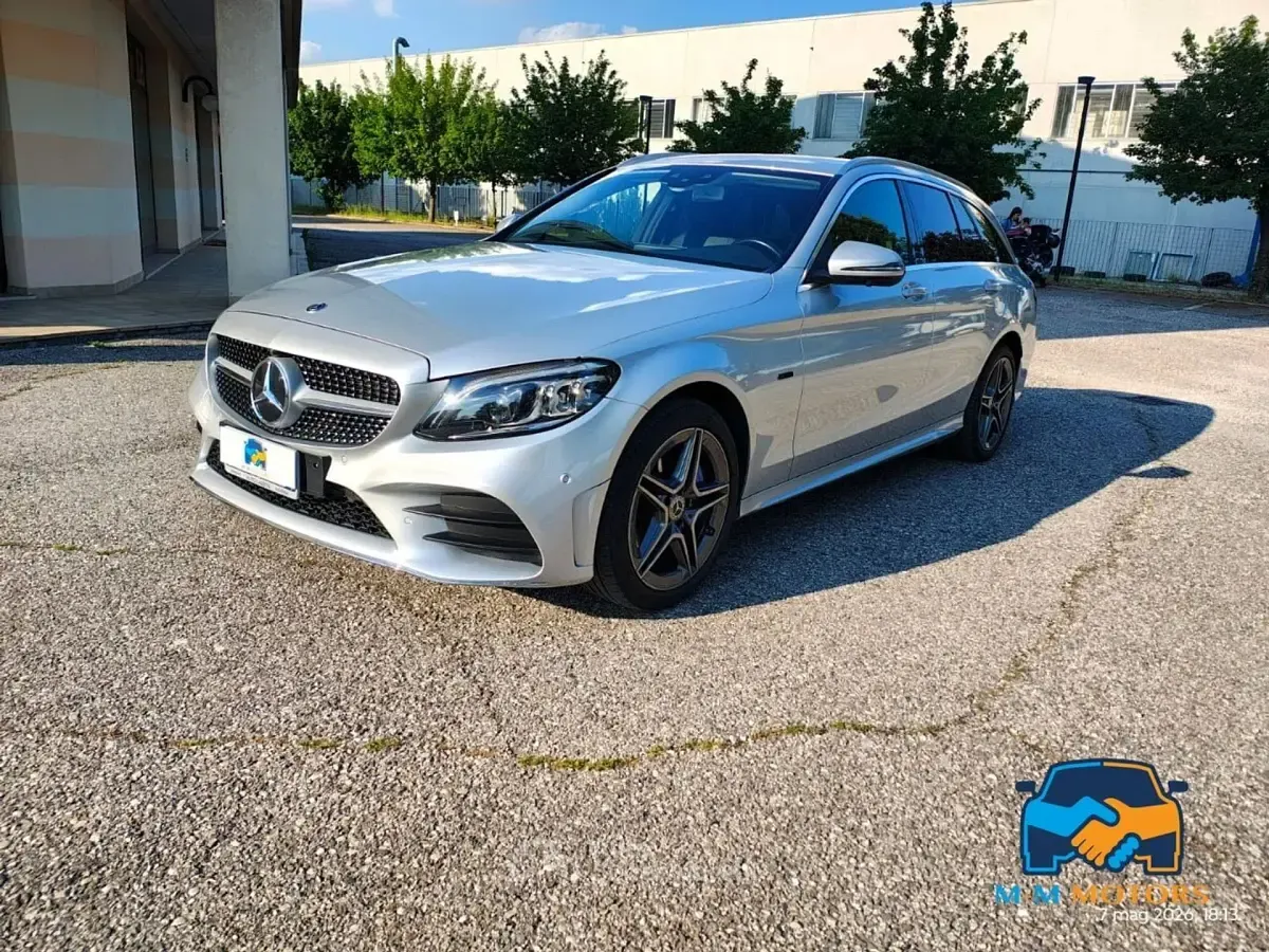 Usata Mercedes EQC400 Premium 142 kW (194 CV) 2020 Gray SUV