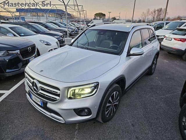 Usata Mercedes GLB200 Business 150 CV (110 kW) 2022 Argento SUV