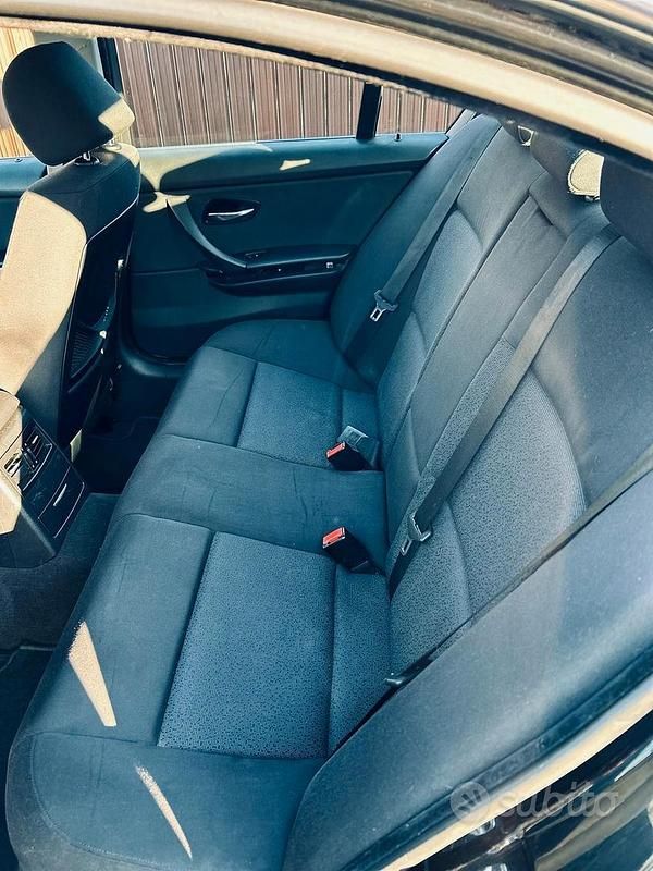 Usata BMW 330 231 CV (169 kW) 2006 Nero Berlina