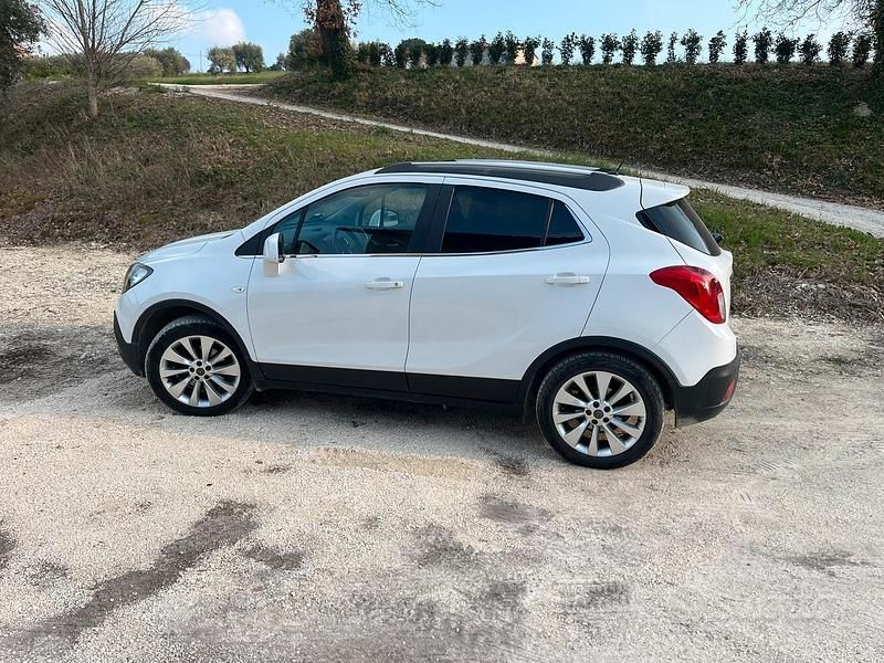 Usata Opel Mokka Cosmo 140 CV (102 kW) 2014 Bianco SUV