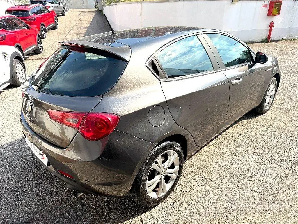 Usata Alfa Romeo Giulietta Progression 140 CV (102 kW) 2012 Grigio Utilitaria