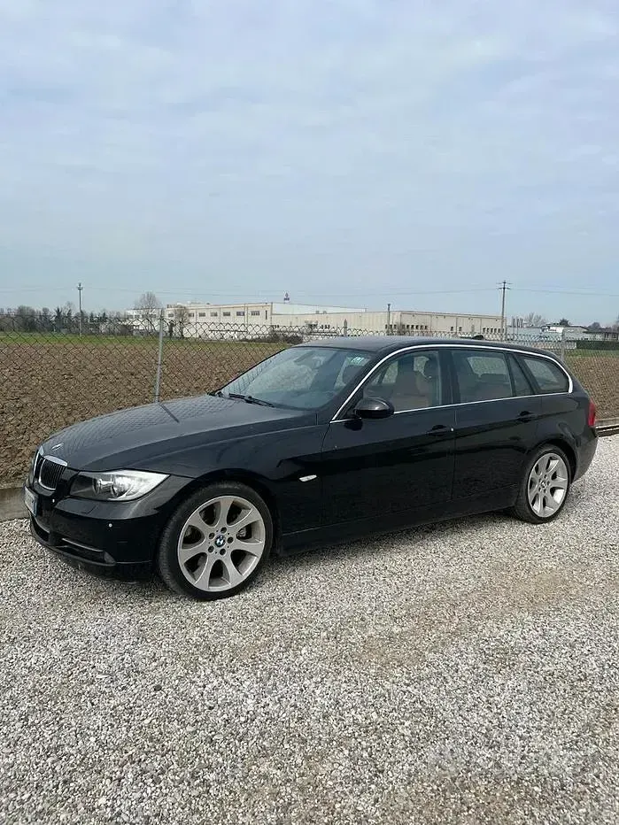 Usata BMW 330 231 CV (169 kW) 2006 Nero Station wagon