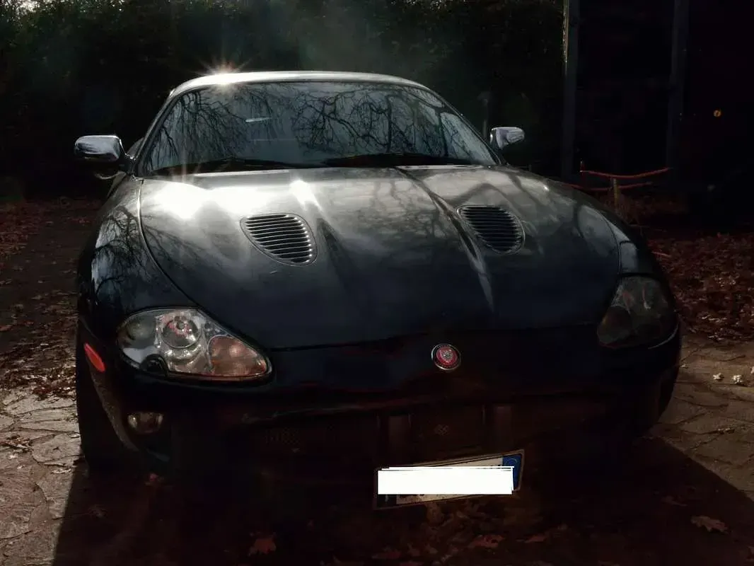 Usata Jaguar XKR 379 CV (278 kW) 1998 Nero Coupé