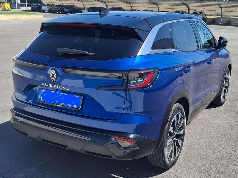Usata Renault Austral Techno 158 CV (116 kW) 2023 Blu/azzurro SUV