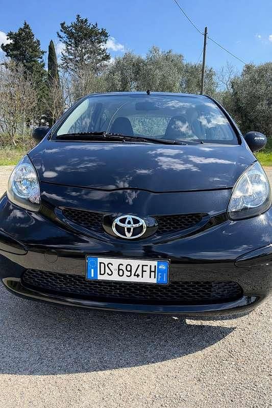 Usata Toyota Aygo 68 CV (50 kW) 2008 Nero Utilitaria