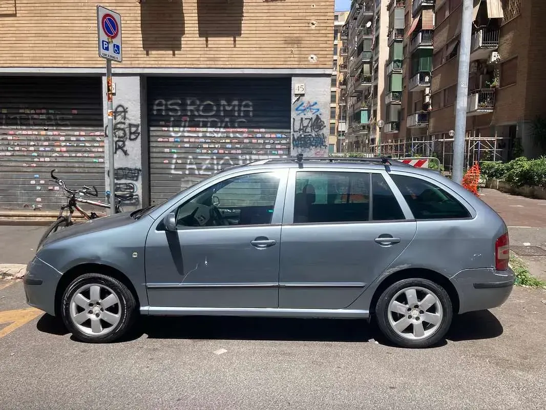 Usata Skoda Fabia 109 CV (80 kW) 2006 Blu/azzurro Station wagon