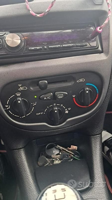 Usata Peugeot 206 2004 Bianco Berlina