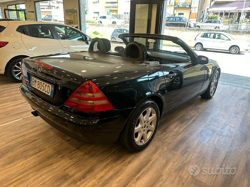 Usata Mercedes SLK200 197 CV (144 kW) 2000 Nero Cabrio