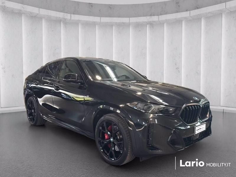 Usata BMW X6 M Sport 298 CV (219 kW) 2025 Black sapphire metallizzato SUV