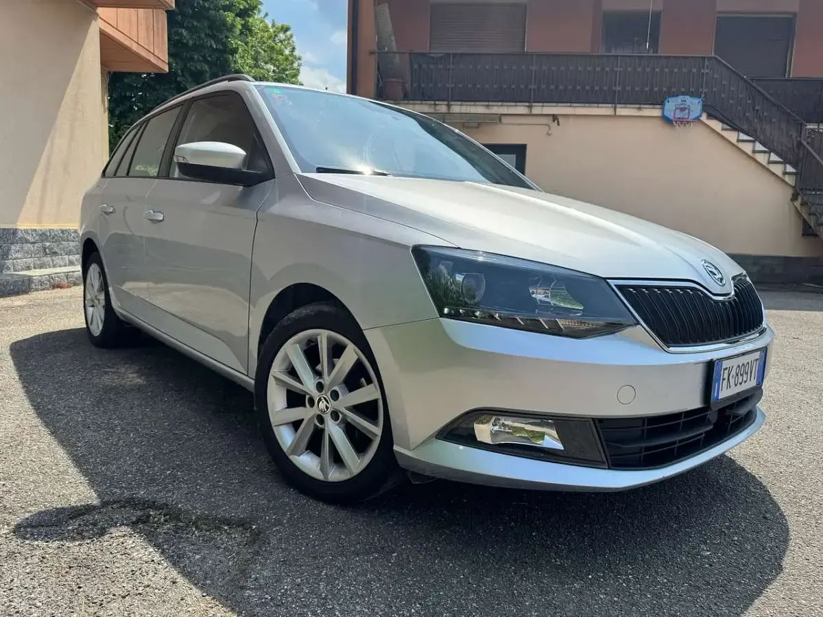 Usata Skoda Fabia Executive 75 CV (55 kW) 2017 Argento Station wagon