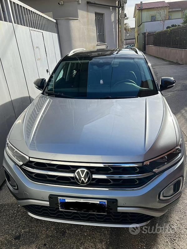 Usata VW T-Roc Style 115 CV (84 kW) 2023 Grigio SUV