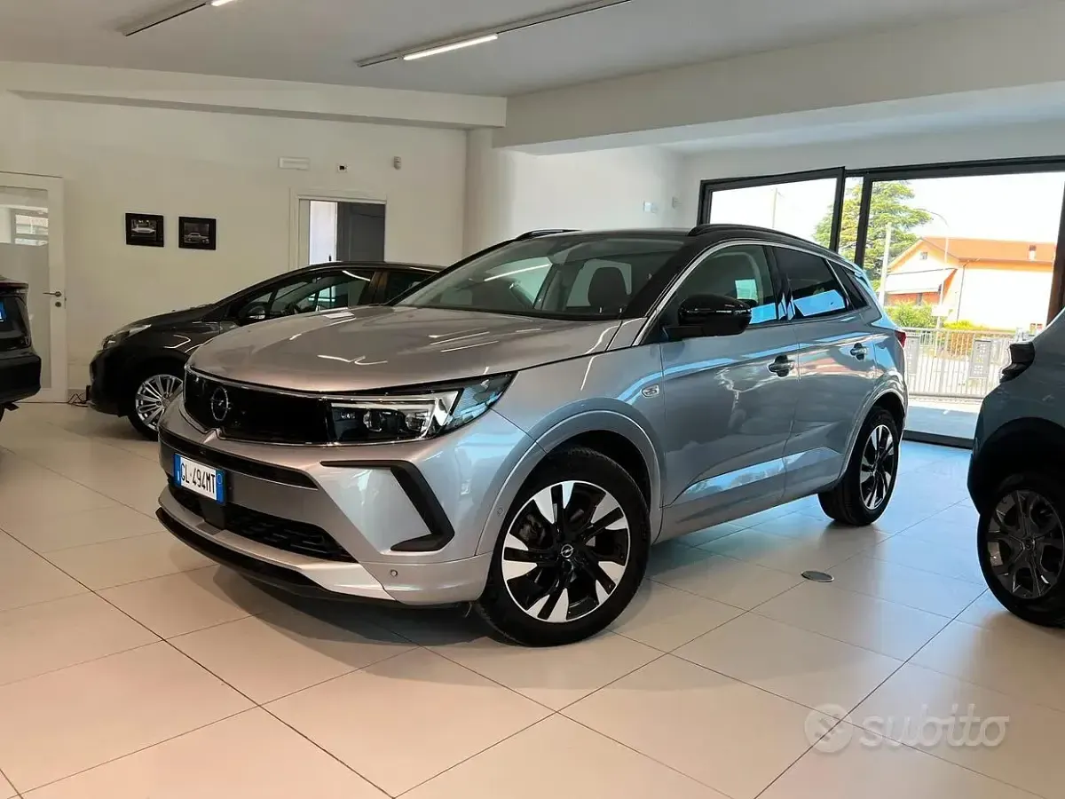 Usata Opel Grandland X Ultimate 131 CV (96 kW) 2023 Grigio SUV