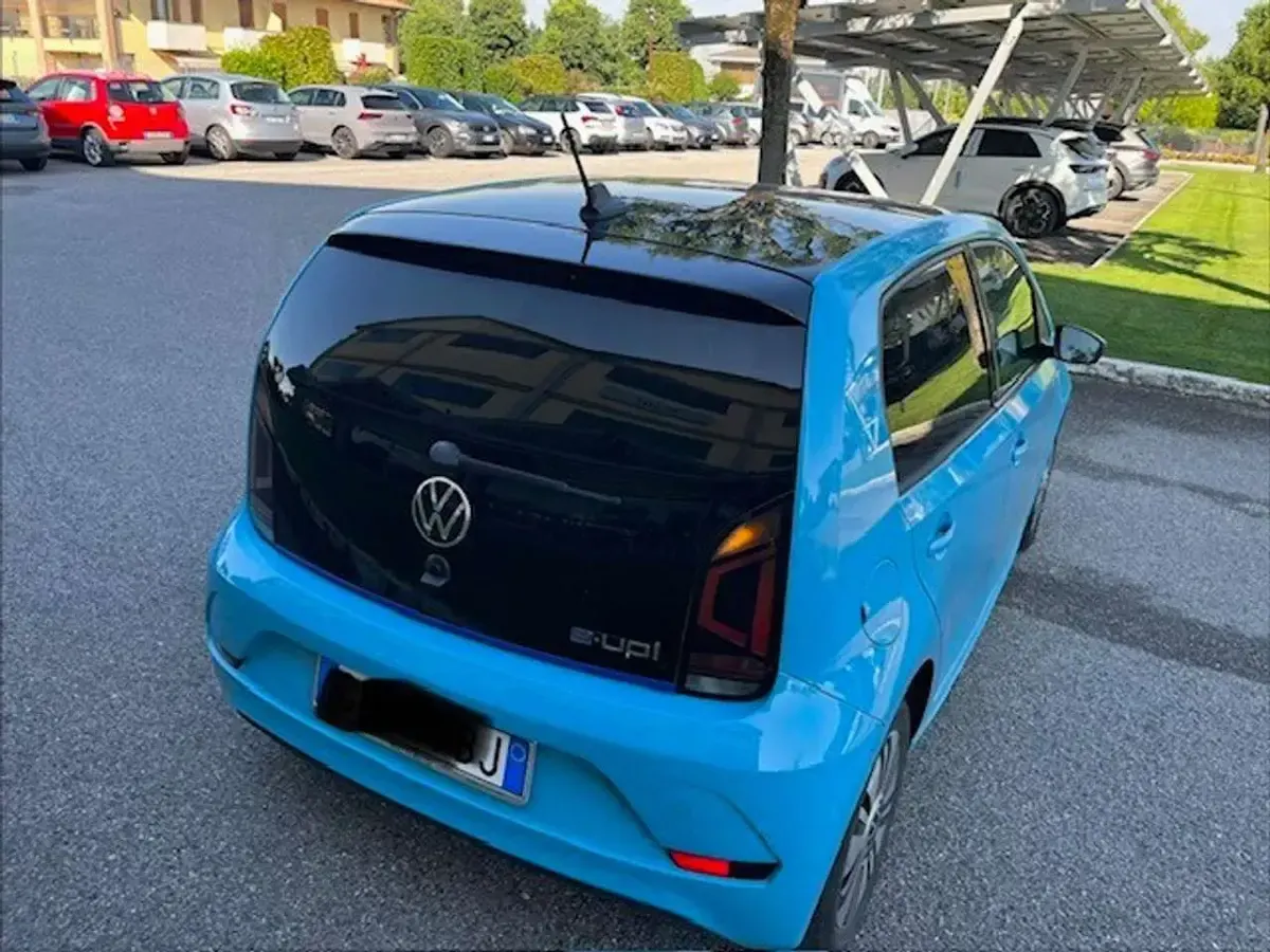 Usata VW e-up! 61 kW (83 CV) 2021 Blu/azzurro Utilitaria