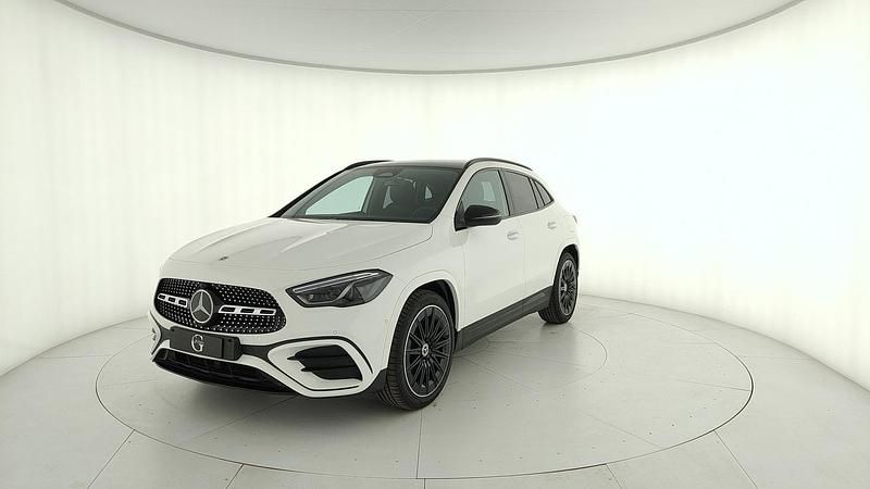 Nuova Mercedes GLA200 150 CV (110 kW) 2025 Bianco SUV