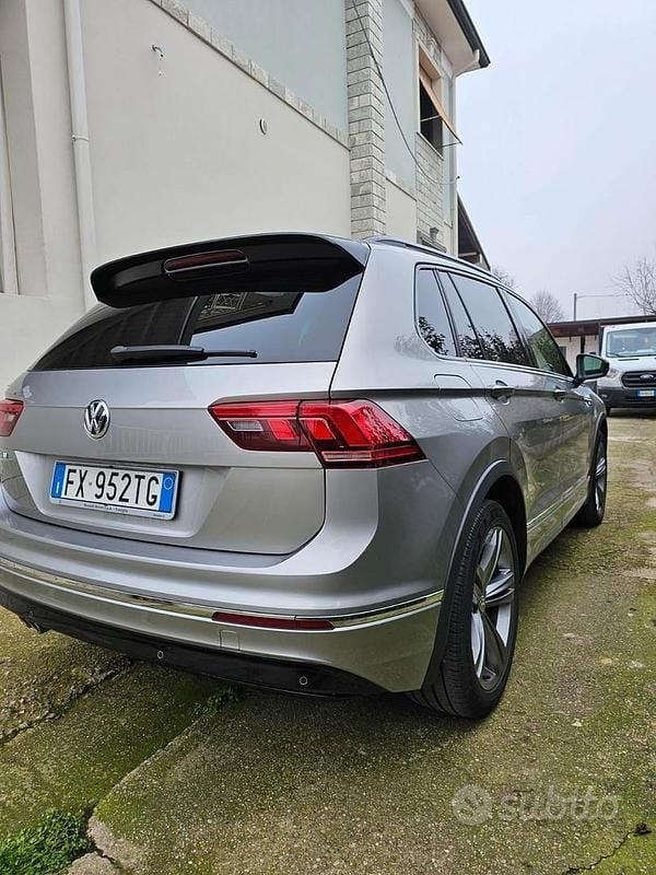 Usata VW Tiguan R-line 150 CV (110 kW) 2019 Grigio SUV